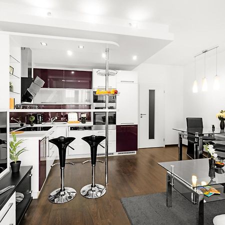 Bnb New Beautiful Apartment In The Center Of Ostrava With Option Garage Parking Exteriör bild