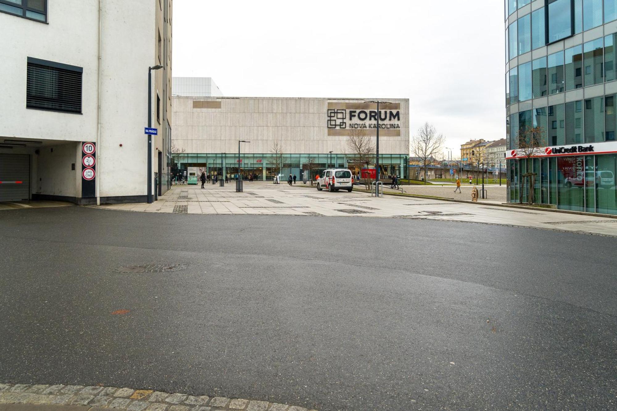 Bnb New Beautiful Apartment In The Center Of Ostrava With Option Garage Parking Exteriör bild