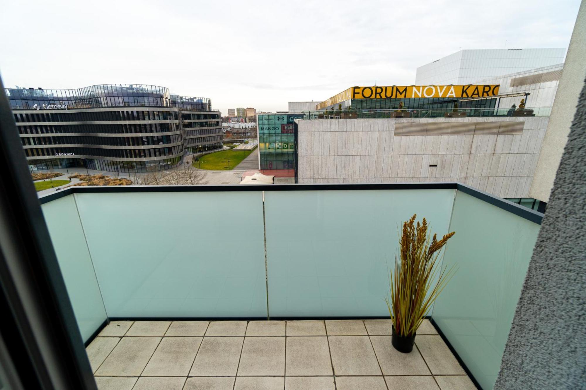 Bnb New Beautiful Apartment In The Center Of Ostrava With Option Garage Parking Exteriör bild