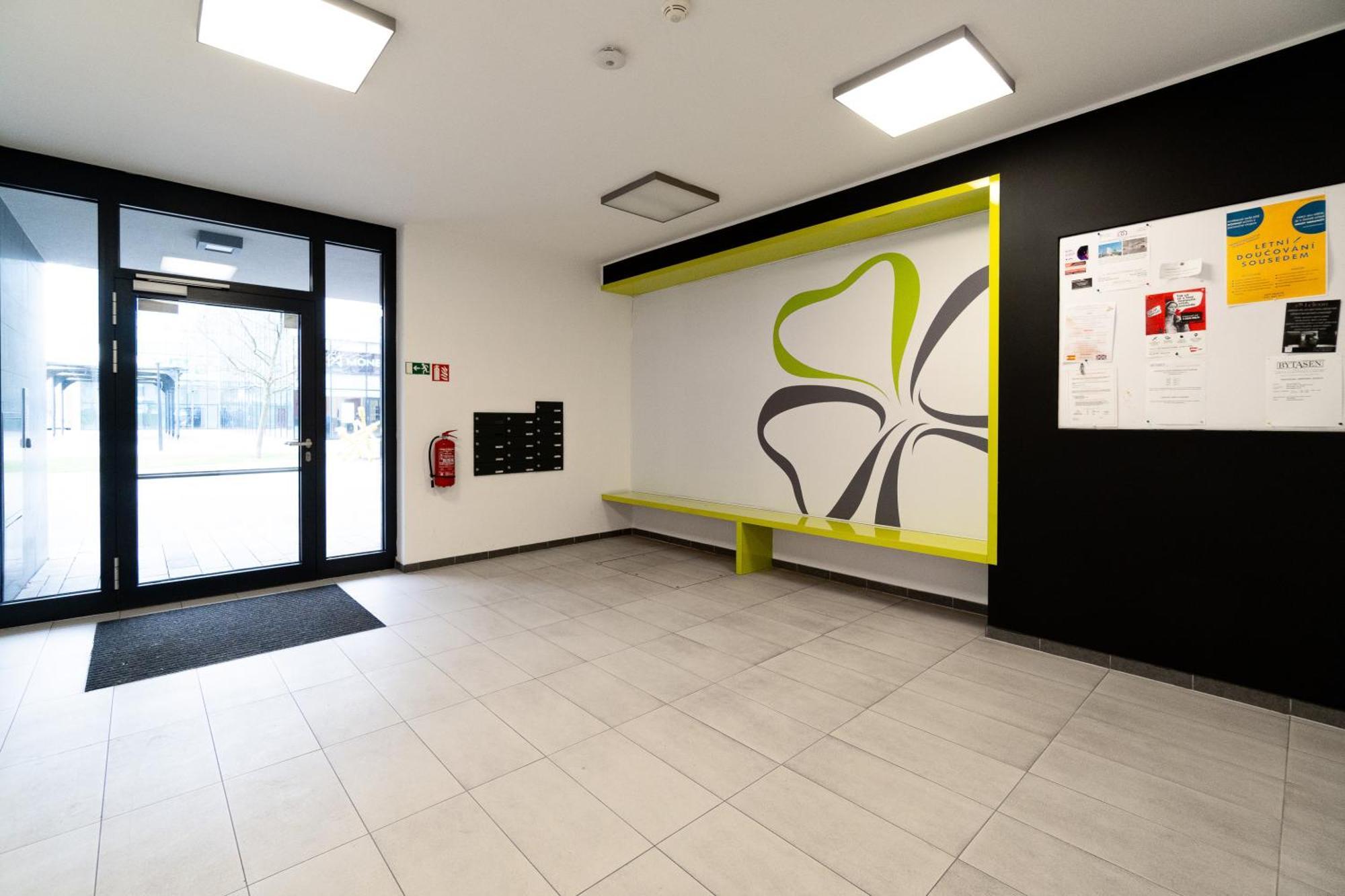 Bnb New Beautiful Apartment In The Center Of Ostrava With Option Garage Parking Exteriör bild