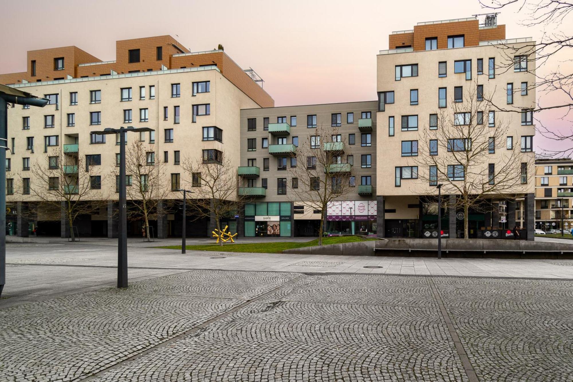 Bnb New Beautiful Apartment In The Center Of Ostrava With Option Garage Parking Exteriör bild