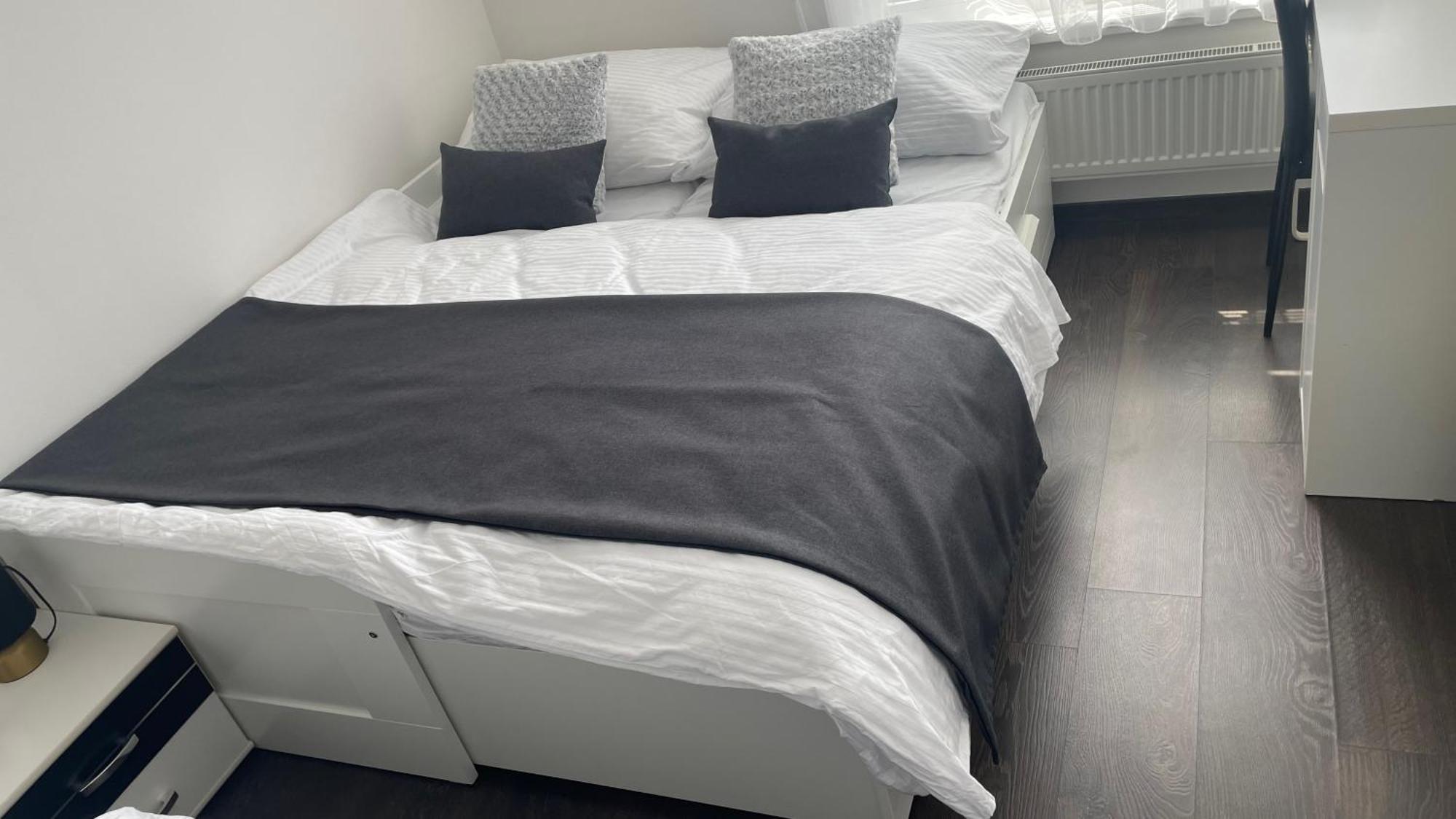 Bnb New Beautiful Apartment In The Center Of Ostrava With Option Garage Parking Exteriör bild