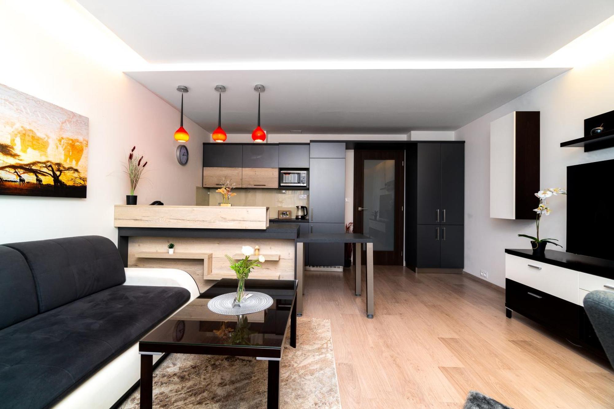 Bnb New Beautiful Apartment In The Center Of Ostrava With Option Garage Parking Exteriör bild