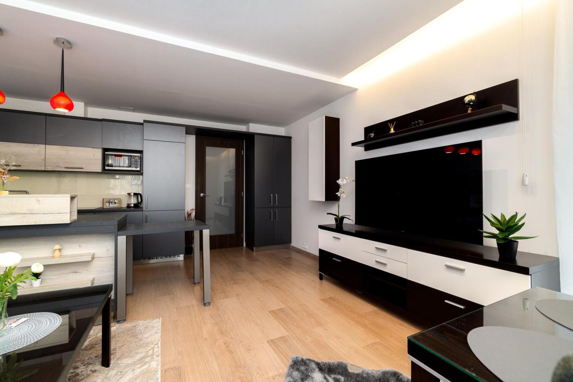 Bnb New Beautiful Apartment In The Center Of Ostrava With Option Garage Parking Exteriör bild