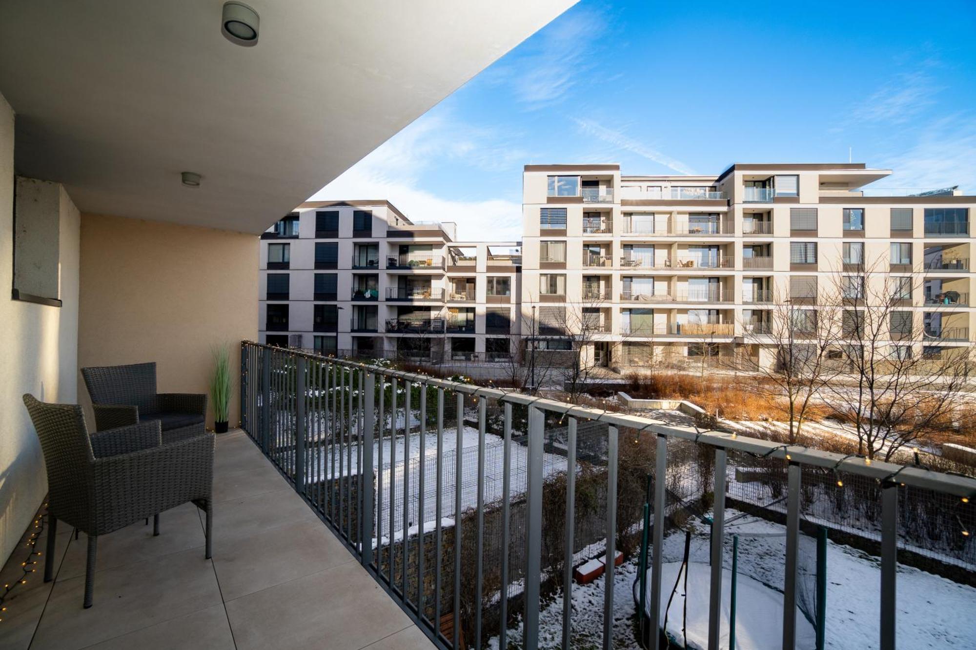 Bnb New Beautiful Apartment In The Center Of Ostrava With Option Garage Parking Exteriör bild