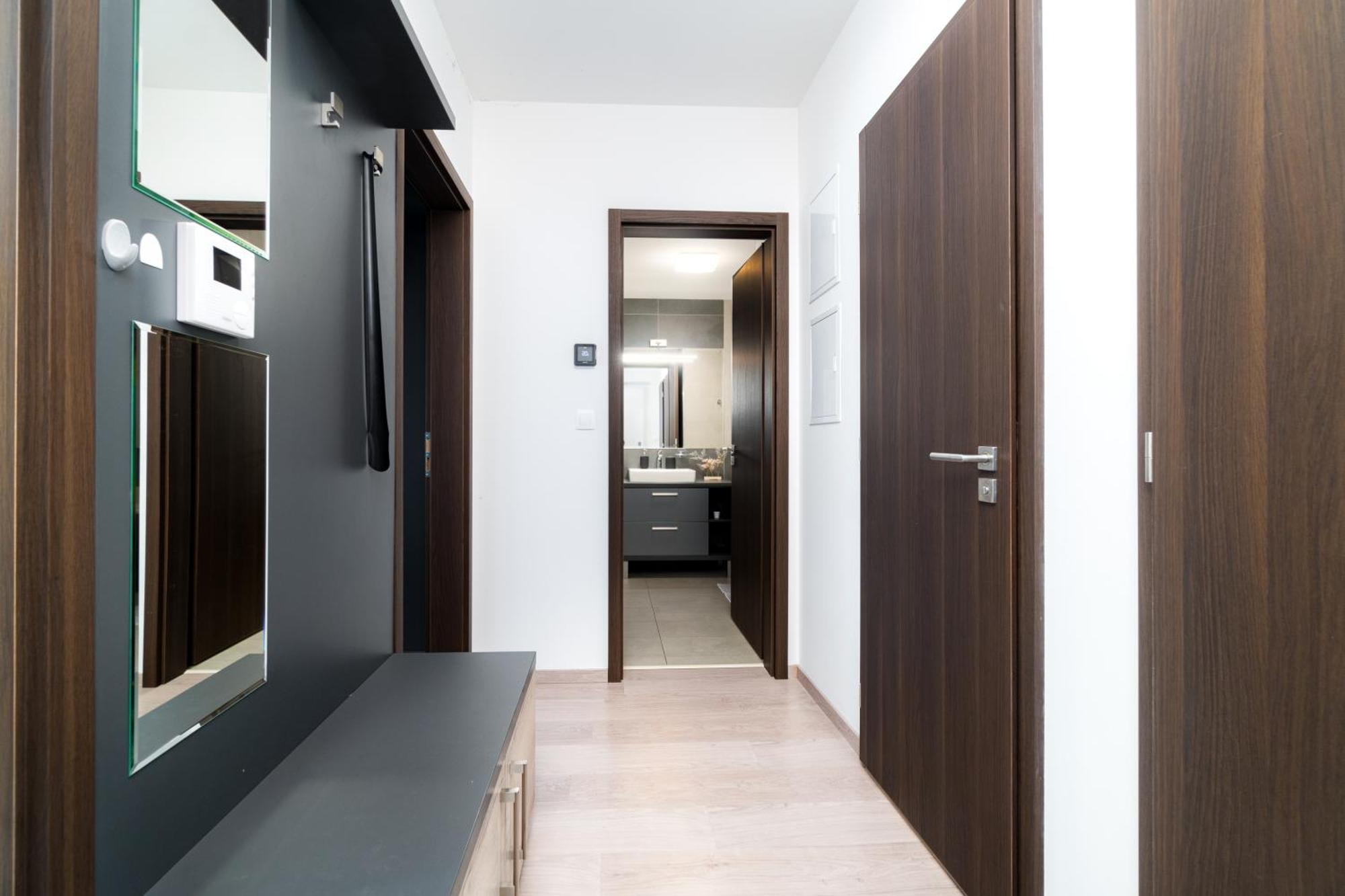Bnb New Beautiful Apartment In The Center Of Ostrava With Option Garage Parking Exteriör bild