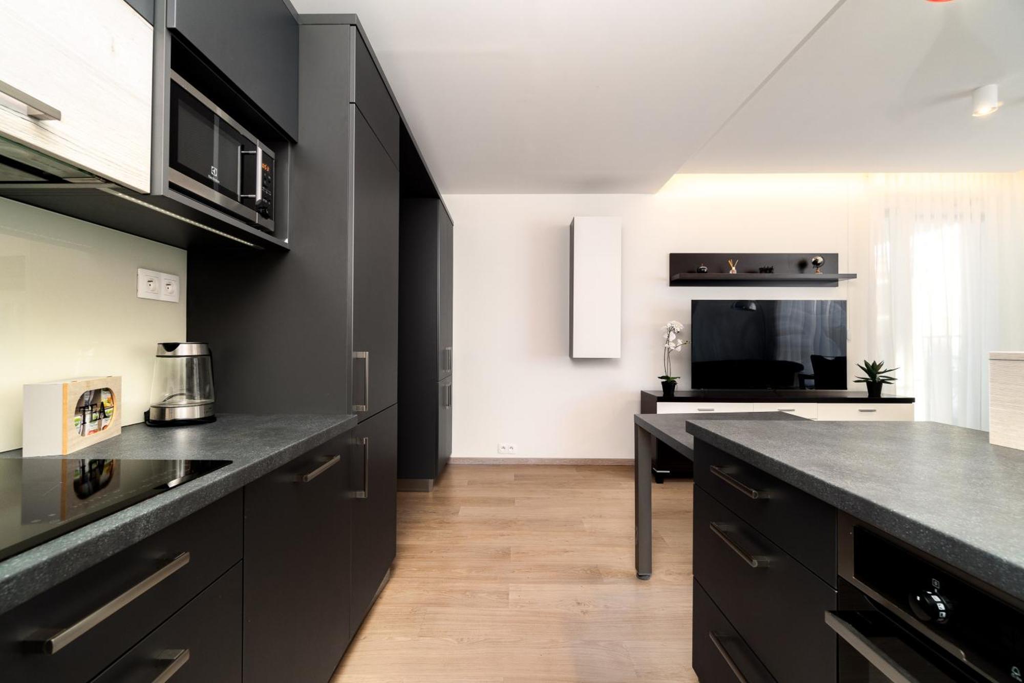 Bnb New Beautiful Apartment In The Center Of Ostrava With Option Garage Parking Exteriör bild